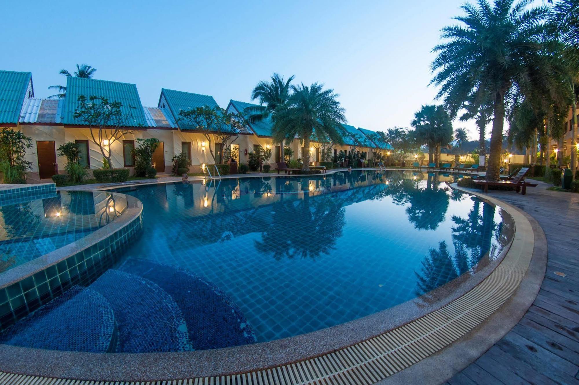 The Green Beach Resort Sam Roi Yot Extérieur photo